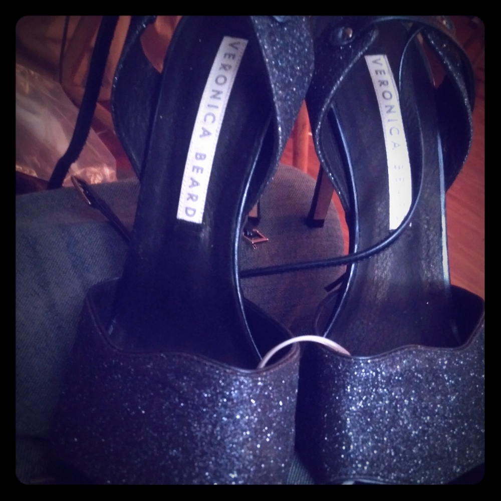 Size 6 veronica beard heels - Picture 1 of 2